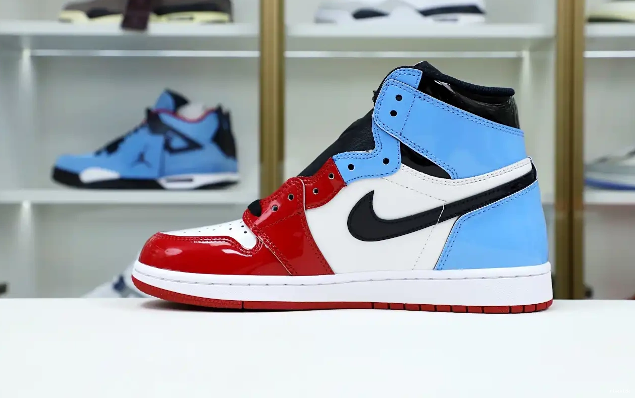 1 AIR OG JORDAN 'FEARLESS' RETRO HIGH 0520